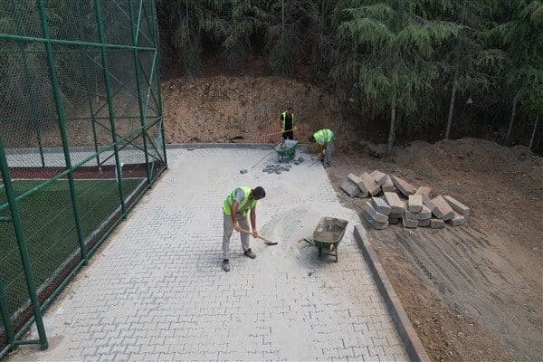 Çayırova Belediyesi, ilçenin birçok noktasında imalat gerçekleştiriyor. Çayırova Belediyesi Park