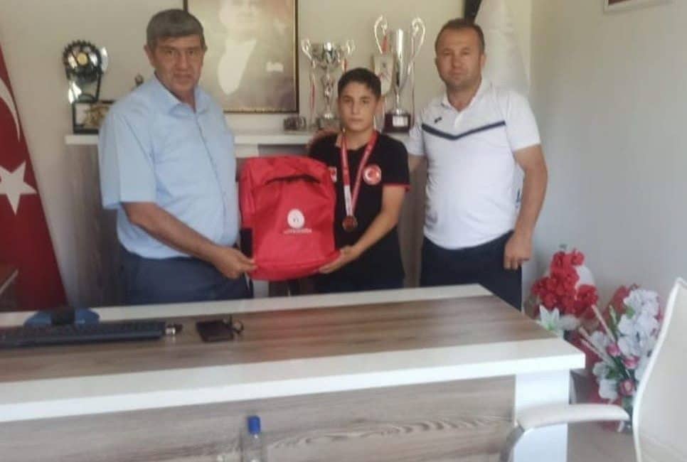 Genç yaşına rağmen önemli bir başarıya imza atan Serdar Zorlu,