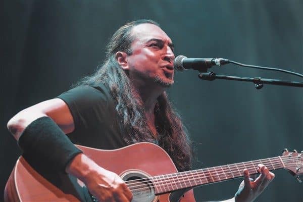 Urla'da Ogün Sanlısoy rüzgarı esecek. Rock müziğin efsanesi Ogün Sanlısoy