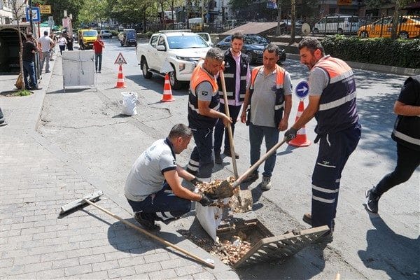 İstanbul Büyükşehir Belediyesi (İBB), AKOM’un (Afet Koordinasyon Merkezi) uyarısı doğrultusunda