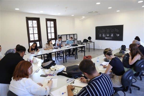 Eskişehir Büyükşehir Belediyesi, Sanat Sokağı’nda düzenlediği etkinliklerle bu gücü daha