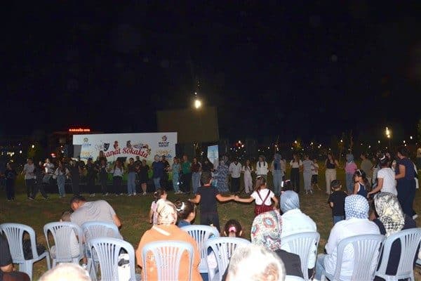 100. Yıl Parkı’nda gerçekleşen etkinlik, her yaştan katılımcıya hitap etti.