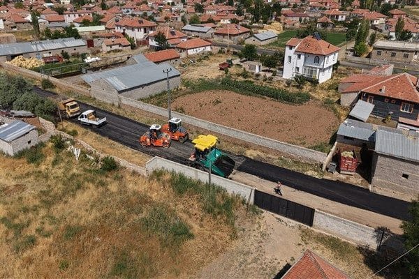 Büyükşehir Belediyesi Kırsal Hizmetler Daire Başkanlığı tarafından Sarıoğlan ilçesi Çiftlik,
