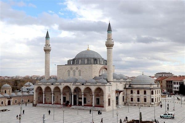 Çalışma ve Sosyal Güvenlik Bakanı Vedat Işıkhan, yayımladığı mesajda "Osmaniye’de,