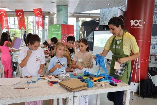 8-14 yaş grubundaki çocukların katılımıyla düzenlenen atölyede, deniz ekosistemine duyarlı,