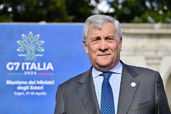 Tajani, yaptığı açıklamada, “Bu zor günlerde büyük çaba gösteren gönüllülere,
