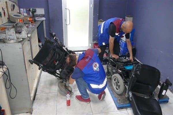 Trabzon Büyükşehir Belediyesi, özel gereksinimli bireylerin yaşamını kolaylaştıracak çalışmaları sürdürüyor.