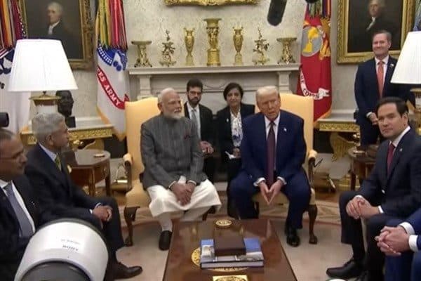 Çarşamba günü gece yarısından hemen sonra Washington'da yürürlüğe giren gümrük