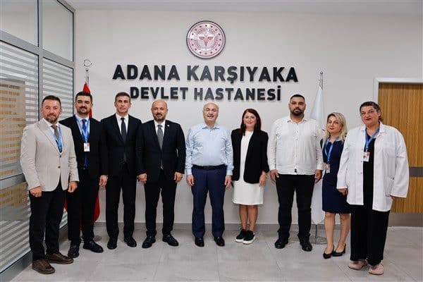 Merkezin girişinde İl Sağlık Müdürü Uzm. Dr. Halil Nacar ve