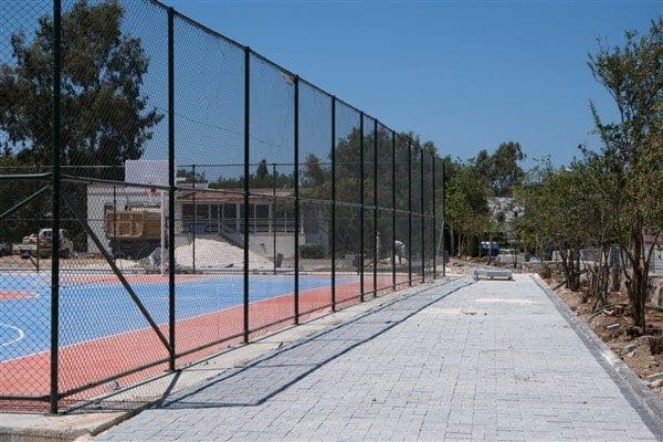 Belediye tarafından Yalıkavak Mahallesi’nde yapımına başlanan yeni spor ve yaşam