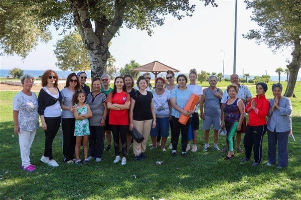 Batı Sahil Bandında gerçekleştirilen spor etkinliğine her yaştan Yalovalı vatandaşlar