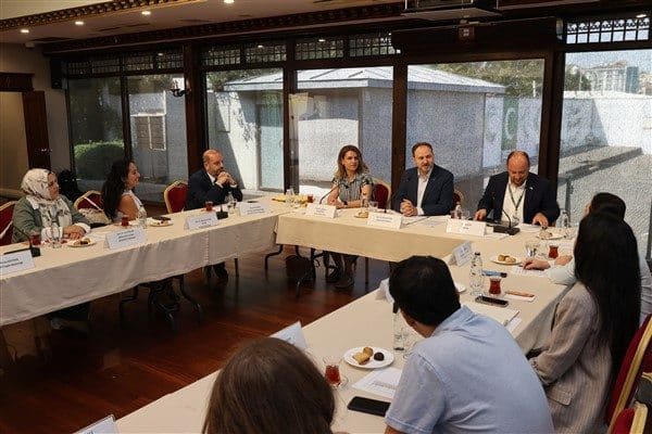 Yeşilay, ilaçların kötüye kullanımı konusunu masaya yatırdı Türkiye Yeşilay Cemiyeti,