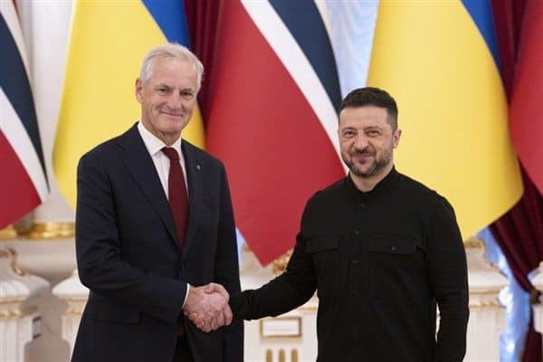 Ukrayna Devlet Başkanı Zelenski, Norveç Başbakanı Jonas Gahr Store’un Ukrayna’yı