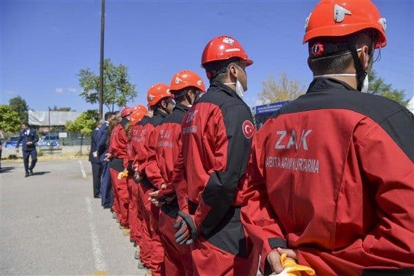 AFAD ile koordineli çalışan ve toplam 32 personelden oluşan ekip,