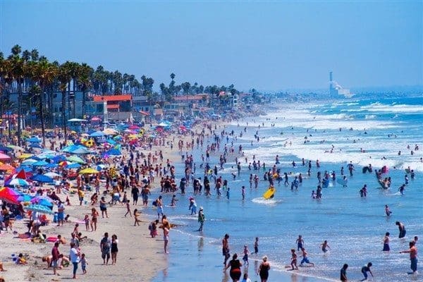 Portekiz'in popüler bir sahil kasabası olan Albufeira'da, plaj dışında herhangi