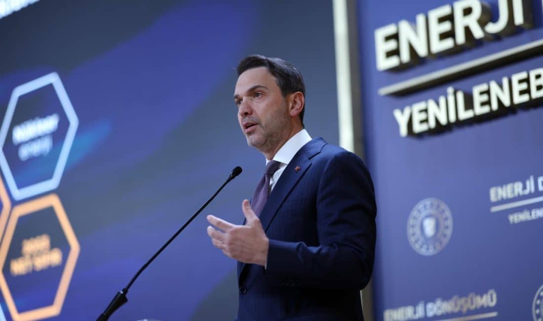 Enerji ve Tabii Kaynaklar Bakanı Bayraktar, İzmir Valiliği'ni ziyaret ederek,