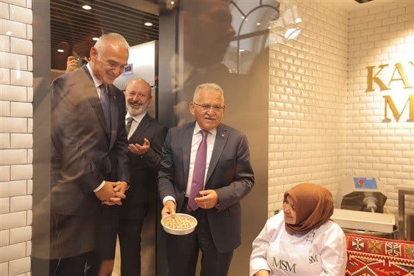 Kültür ve Turizm Bakanı Mehmet Nuri Ersoy, AK Parti Genel