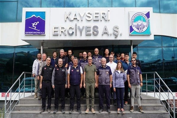 Başkanlık toplantı salonunda gerçekleşen ziyaretten duyduğu memnuniyeti dile getiren Başkan