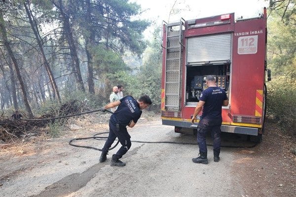 Osmangazi ilçesine bağlı Gündoğdu Mahallesi’nde çıkan orman yangınına Bursa Büyükşehir