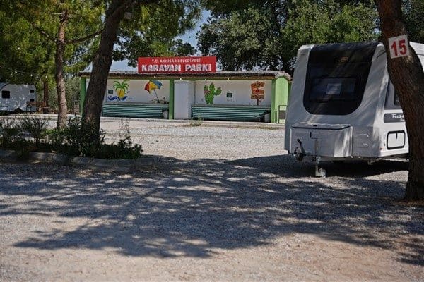 Karavan Park’ta Elektrik, internet, su, duş, tuvalet, çamaşırhane gibi ortak