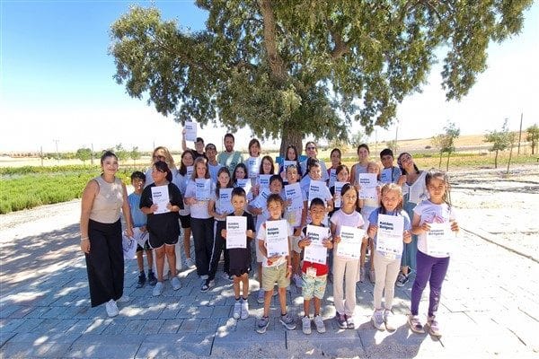 ESMEK koordinasyonunda düzenlenen programda çocuklar, doğayı keşfetti, toprakla tanıştı, hayvanlarla